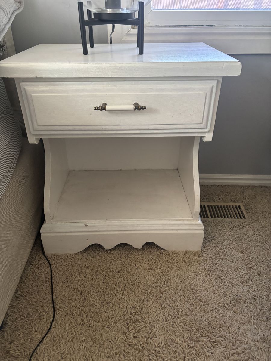 White Solid Wood Bedside Table with Drawer and Shelf - 15x22.5x25 (H)