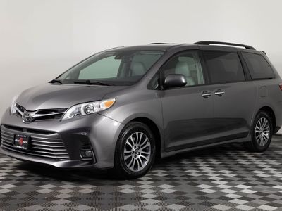 2019 TOYOTA SIENNA XLE