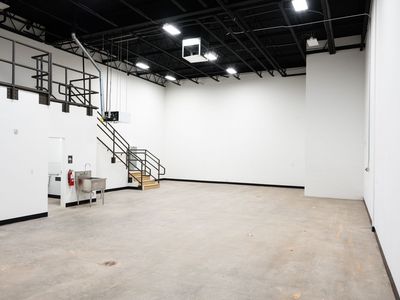 100% TEMPERATURE CONTROLLED Warehouse / Office Space for Lease Unit Rent Small Business 3 phase power 220v