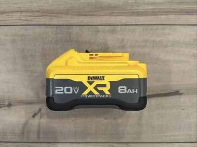 Dewalt 20V MAX XR 8Ah Powerpack Battery