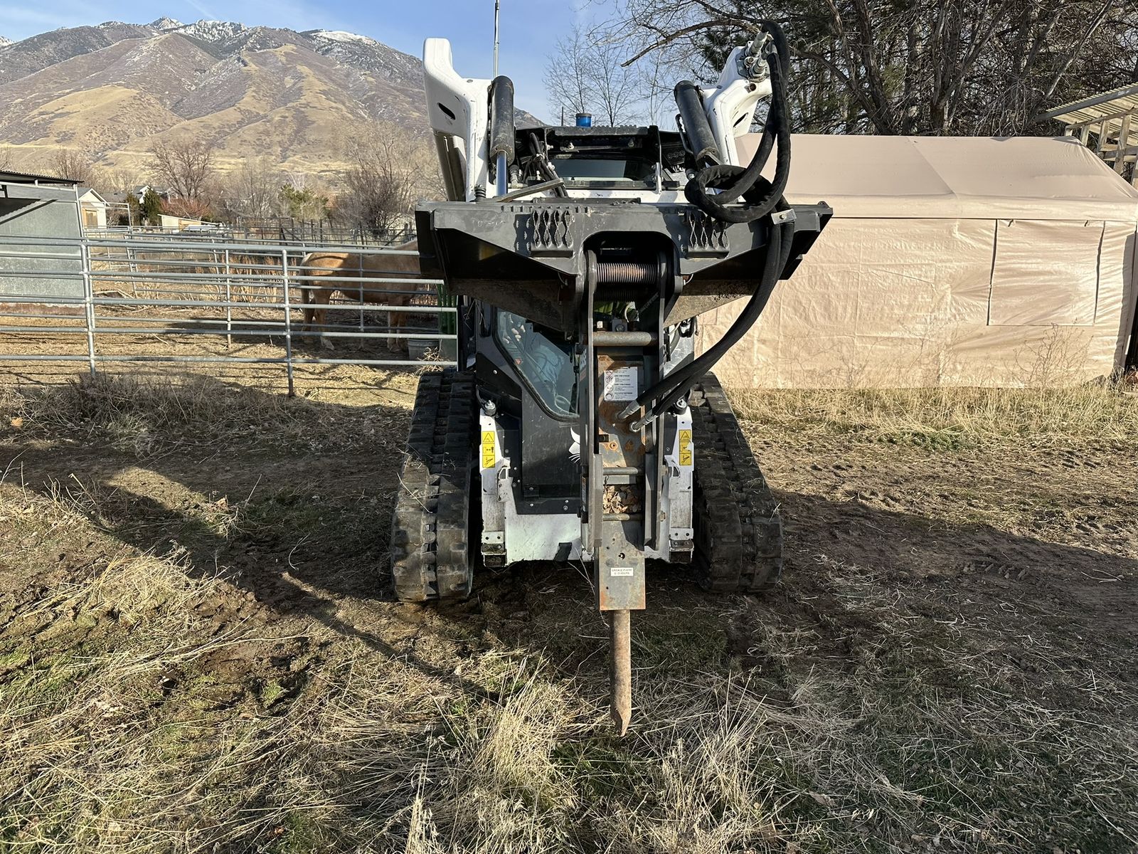 Like-New 2021 Case CH-4M-SSL Hydraulic Breaker – Barely Used, Original Chisel!
