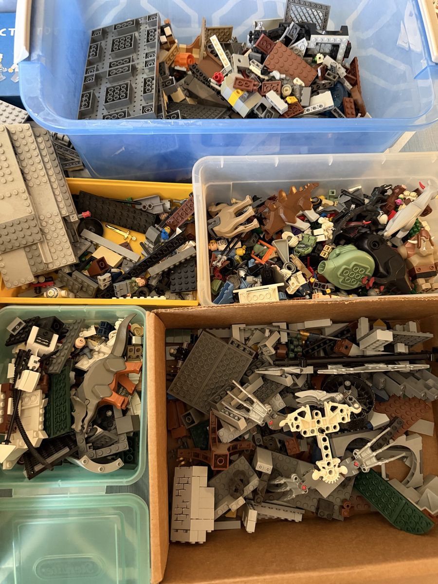 Legos bulk min figs