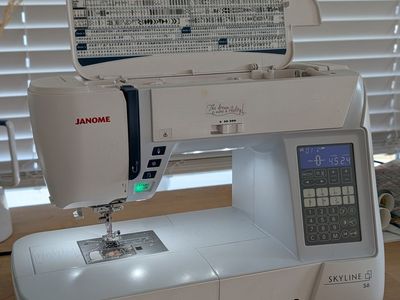 Janome Skyline S6 Sewing Machine, Computerized sewing and quilting machine