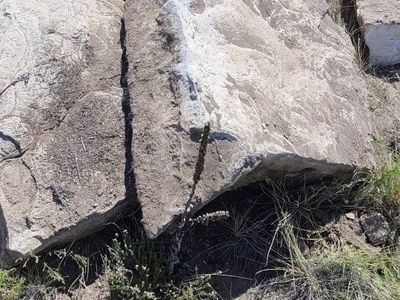 Boulders/Rocks