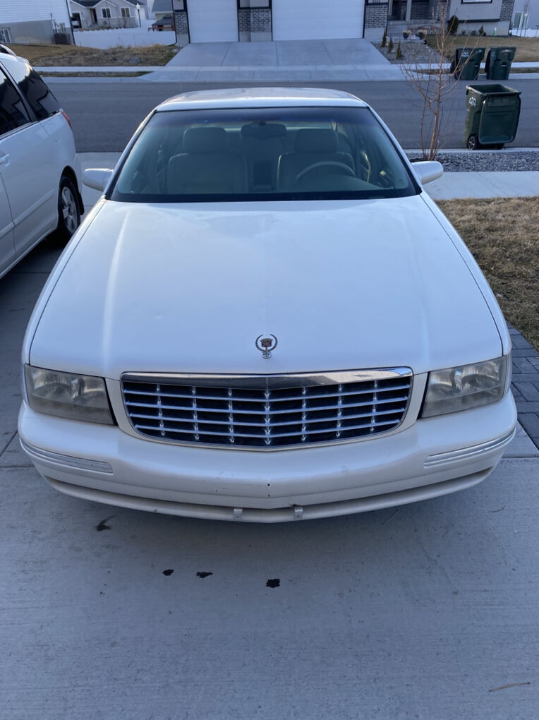 1999 CADILLAC DEVILLE Base