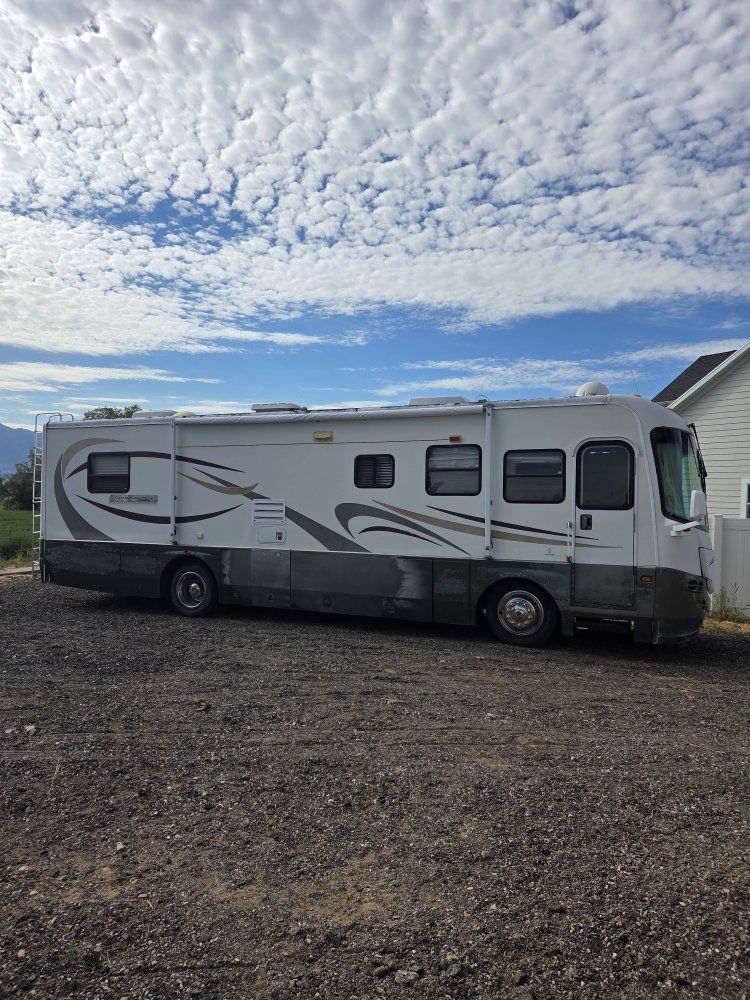 2004 Coachman Cross Country Diesel Pusher