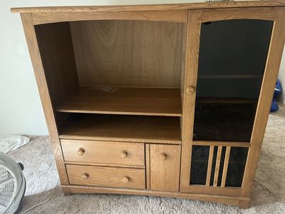 Wooden Oak Finish TV Stand Entertainment Center with Glass Door and Storage In Manti