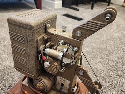 Near Mint Keystone "eighty" 8mm movie projecto