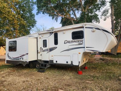 32ft 5th wheel Trailer