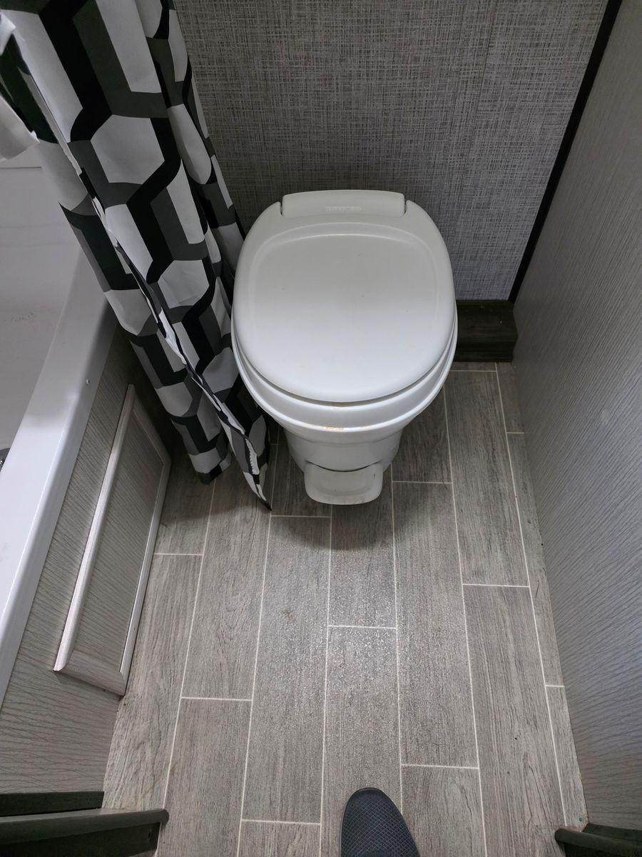 Main image 5