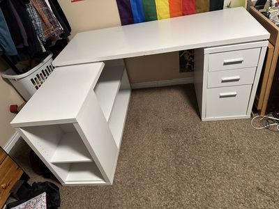 L shaped desk and chair