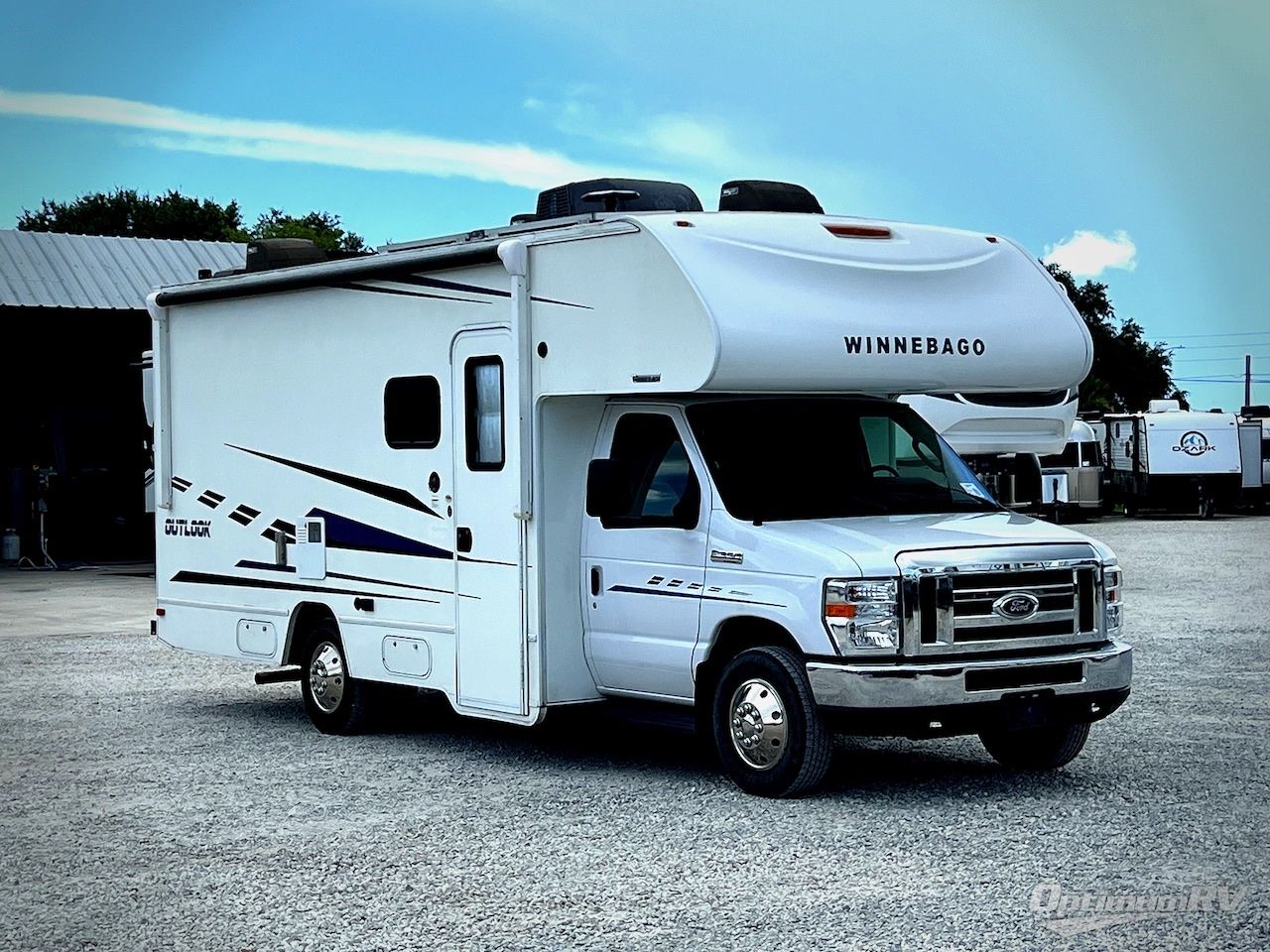 2019 Winnebago Outlook Class C Motorhome - 24ft, Sleeps 5, 1 Slide, 64k Miles