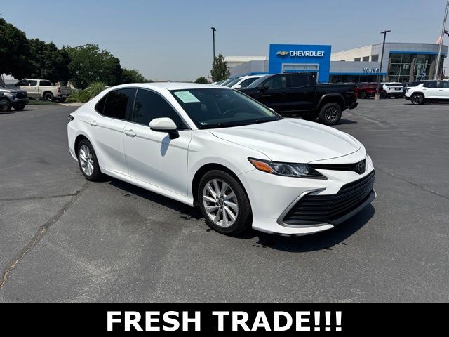 2022 Toyota Camry LE