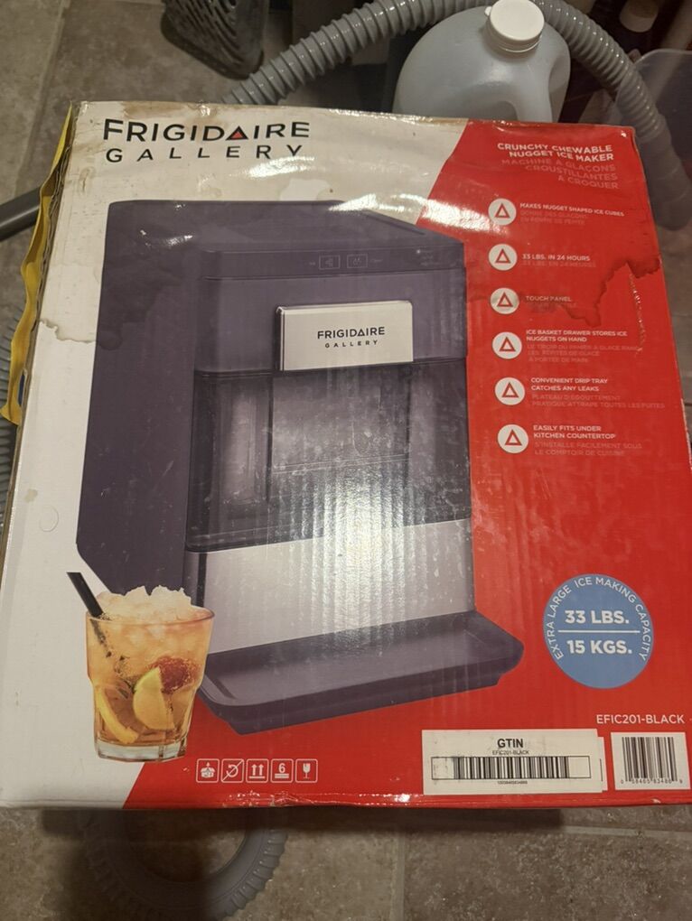 Frigidaire 33LB Countertop Nugget Icemaker