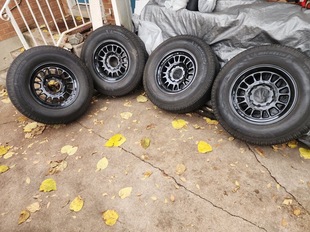 Full set of Michelin Defender LTX MS2 LT275/70R18