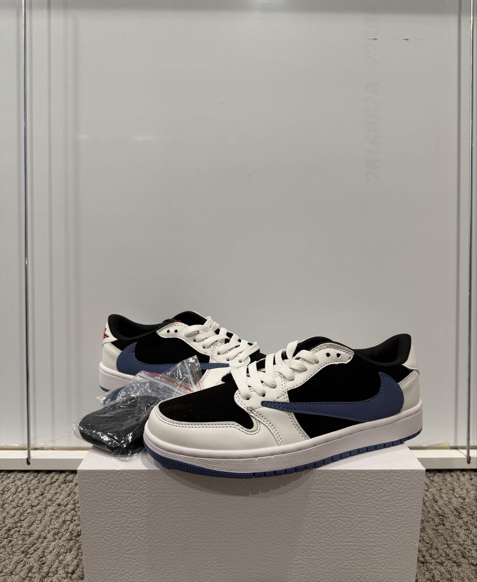 Nike Air Jordan 1 Low Travis Scott Black Jade Size 8 in Women’s 