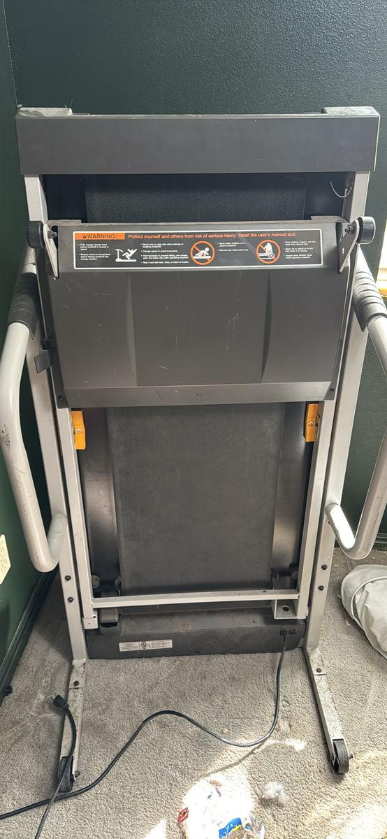 Folding Treadmill Works
