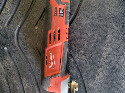 Milwaukee M12 Multi Tool