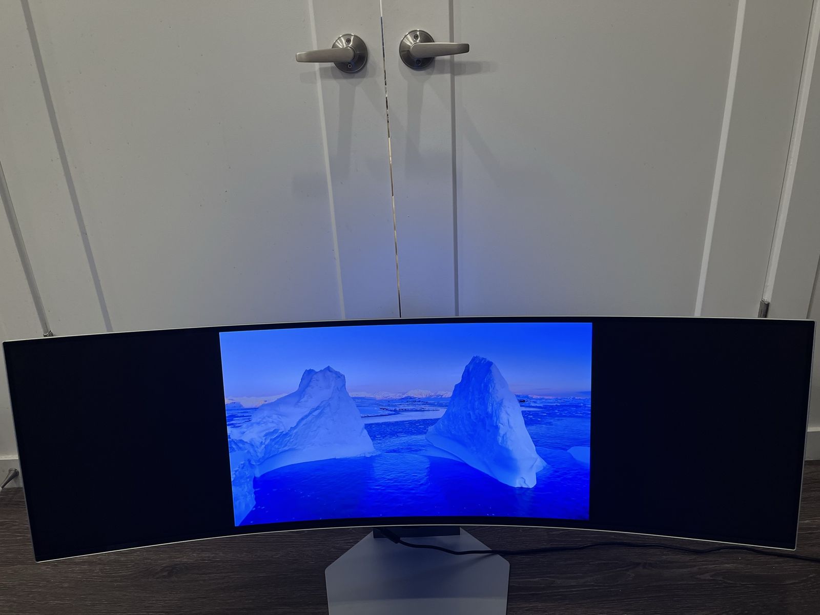 Main image 6
