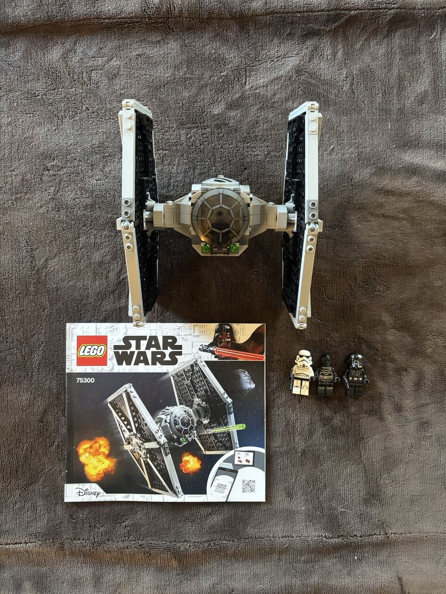 Lego Star Wars imperial TIE fighter 75300
