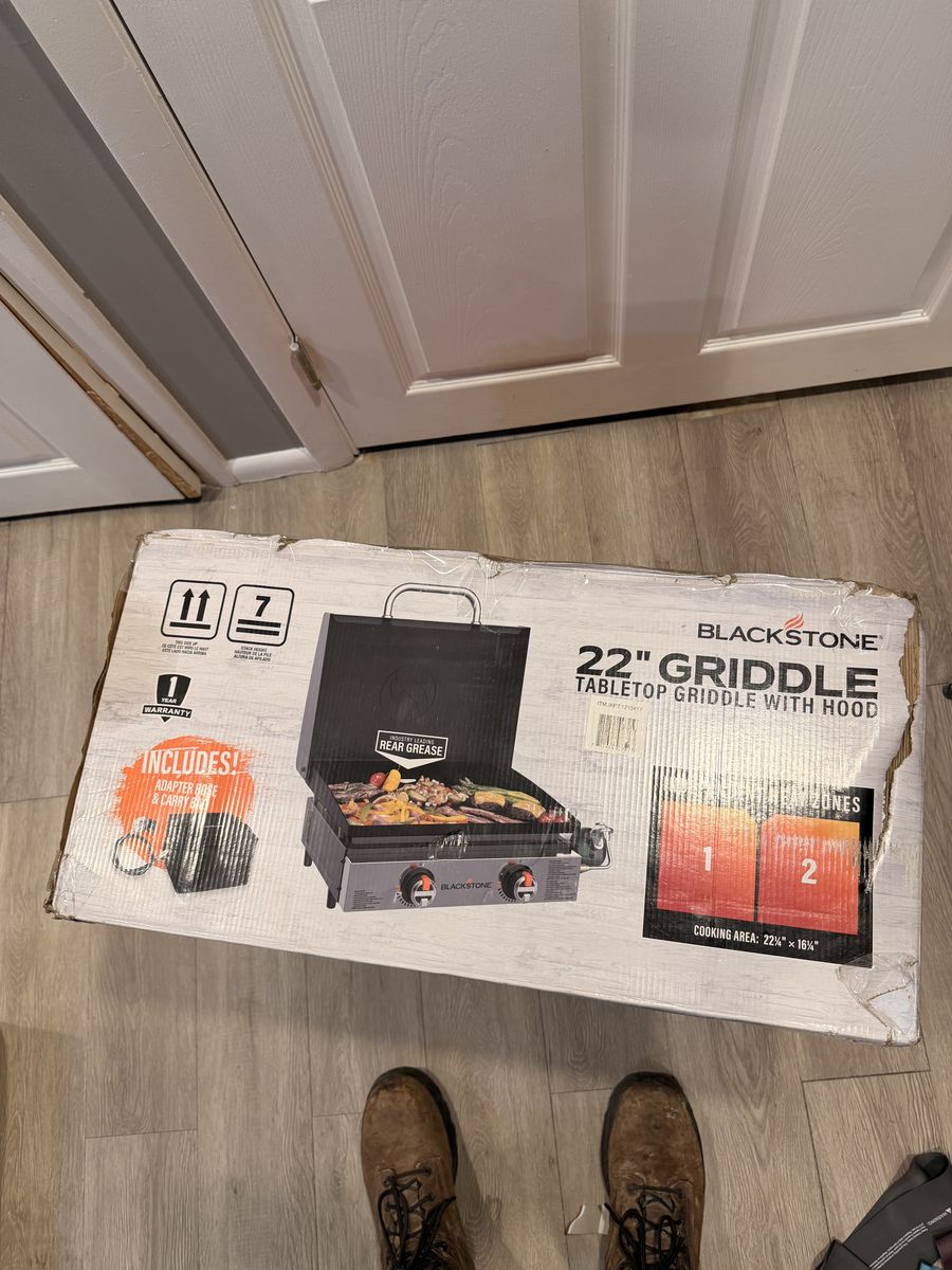 Blackstone Tabletop Griddle w/Hood Brand New