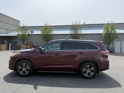 2016 TOYOTA HIGHLANDER XLE
