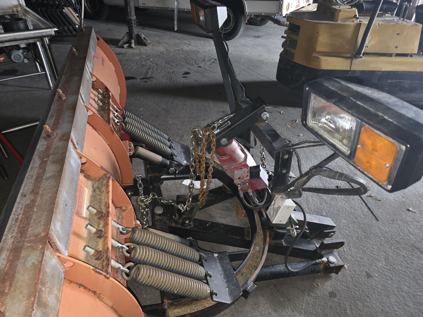 Main image 3