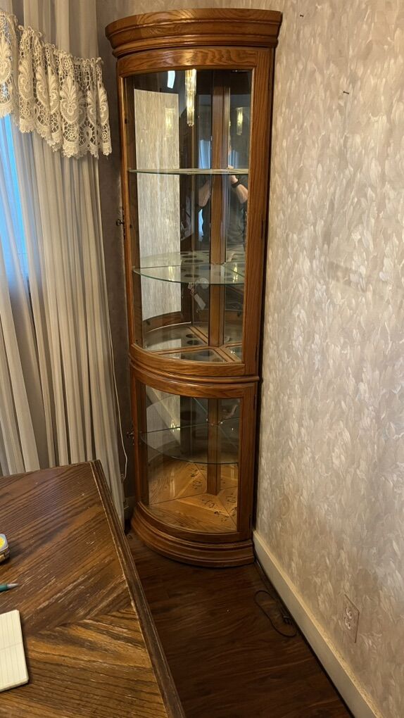 Corner Curio