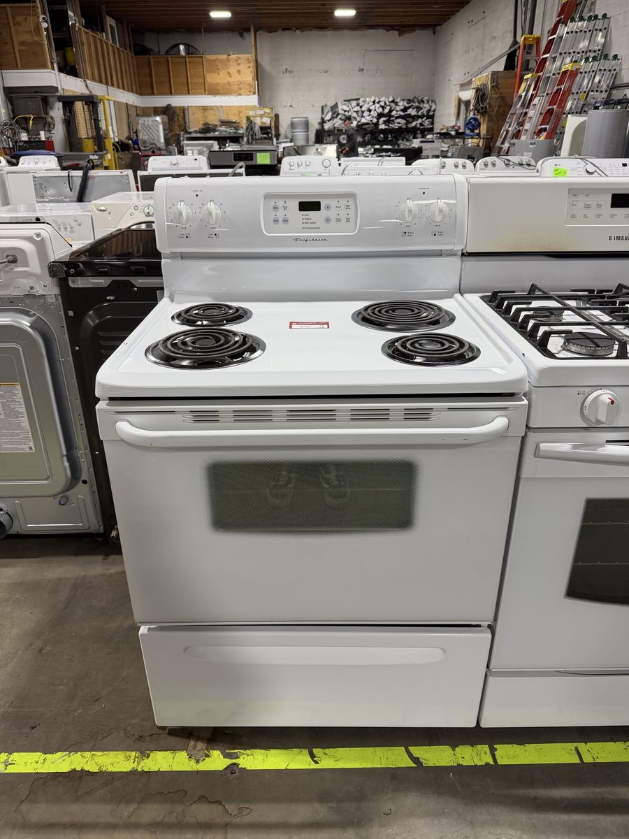 HUGE DEALS NOW! FRIGIDAIRE COIL TOP RANGE
