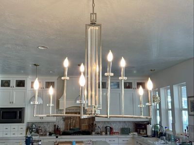 Elegant Modern Chandelier - 8-Light Brushed Nickel with Clear Glass Accents - Perfect for Dining/Kitchen