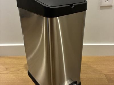 Stainless Steel Step Trash Can, Foot Pedal Operated, Rectangle, Modern Design