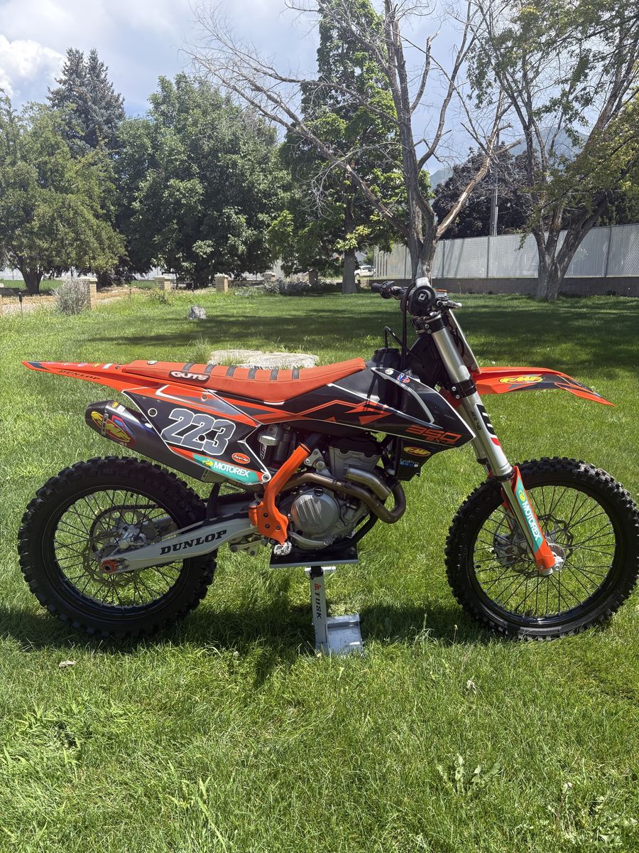 KTM 350 SX-F Dirt Bike Motorcycle with FMF Exhaust & Guts Racing Seat
