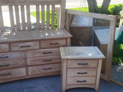Queen size bedroom set