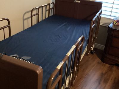 Electric bed with mattress