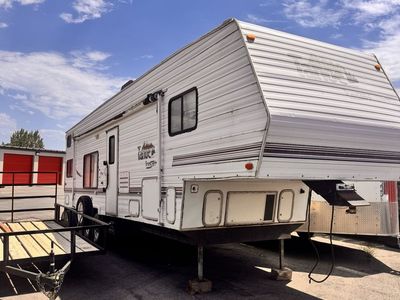 2001 Tahoe Transport 5th Wheel Travel Trailer