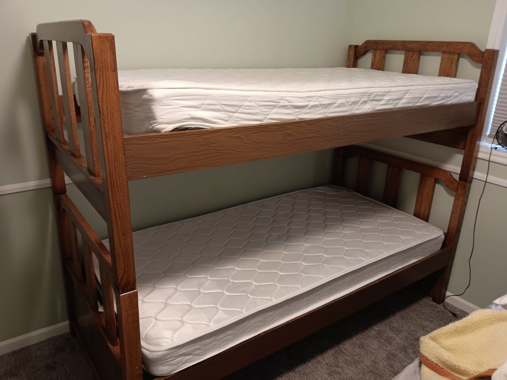 twin bunk beds