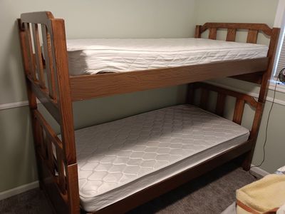 twin bunk beds