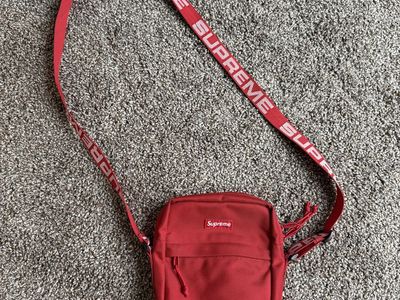 Red Supreme Should Bag (SS18)