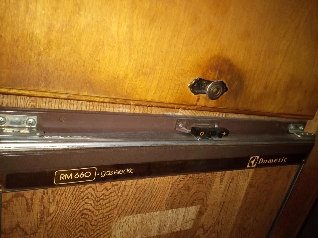 Dometic RM 660 RV/Trailer Fridge