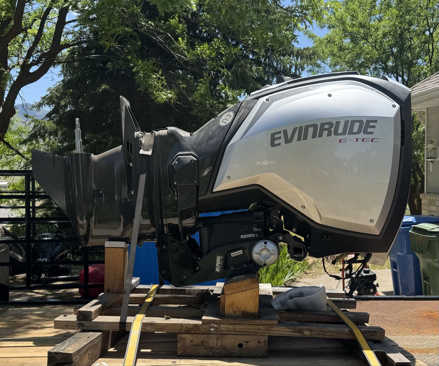 Brand new 200hp Evinrude Etec G2