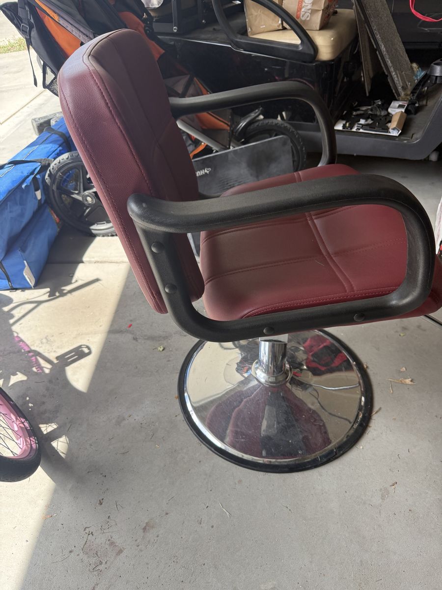 Hydraulic Salon Styling Chair – Burgundy