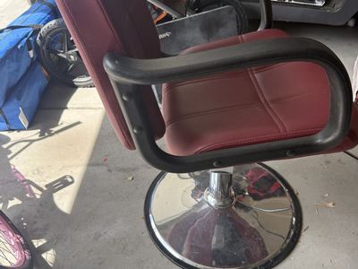 Hydraulic Salon Styling Chair – Burgundy