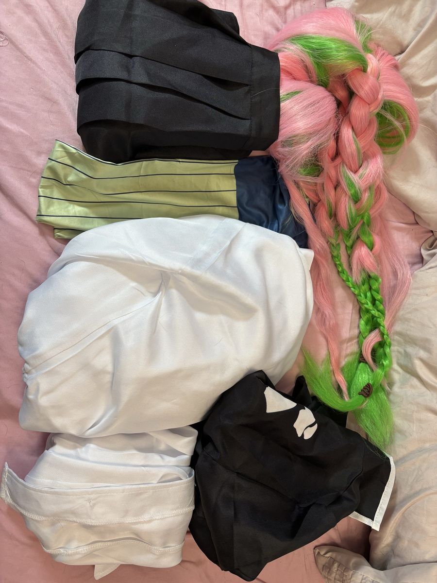 Mitsuri Kanroji Cosplay w/wig