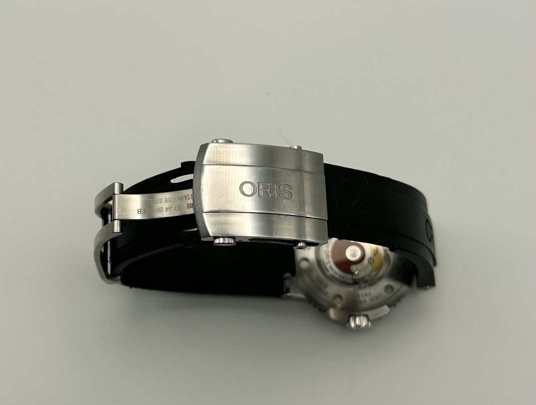 Main image 4