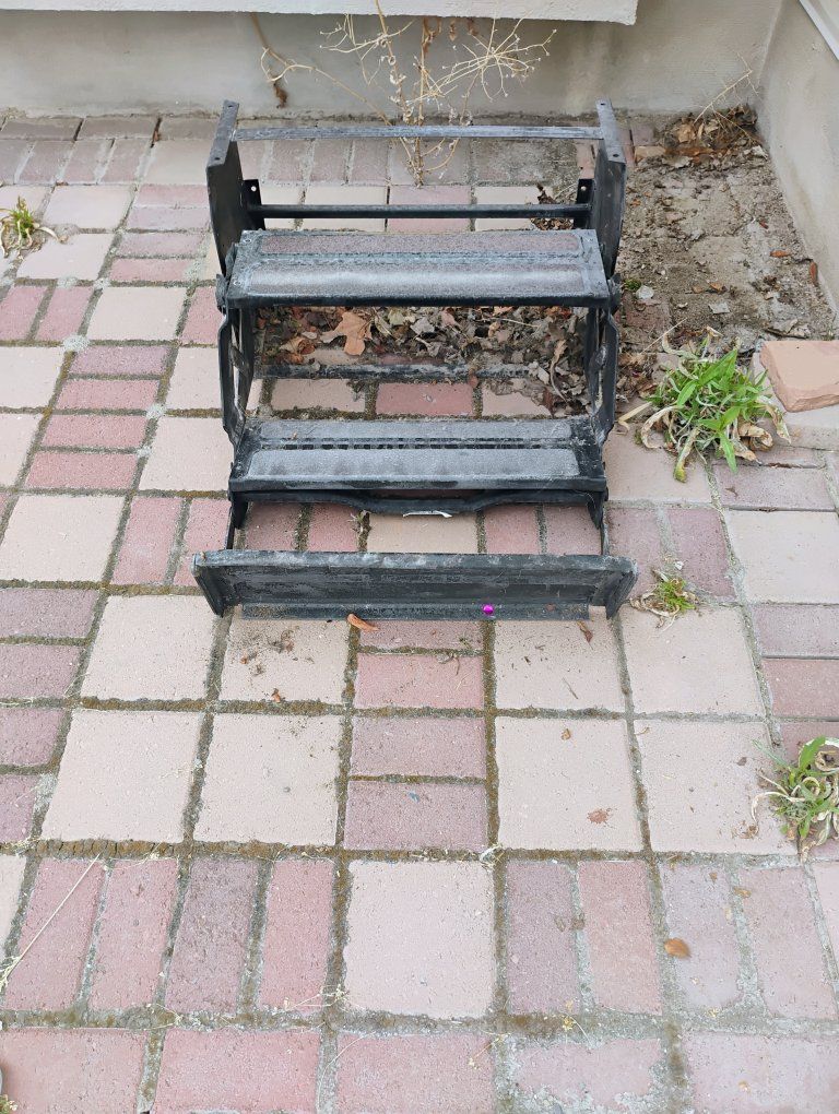 RV pullout steps