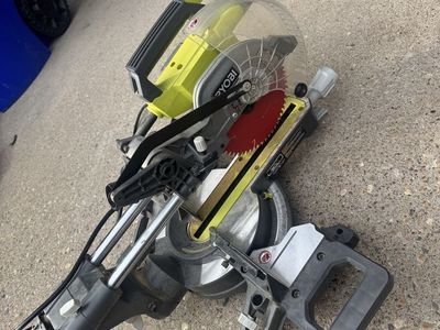 Ryobi 7-1/4” Sliding Compound Miter Saw – Model TSS702
