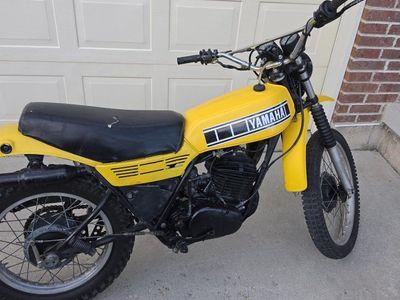 Vintage Yamaha Dt400 Dirt Bike Motorcycle 2-Stroke
