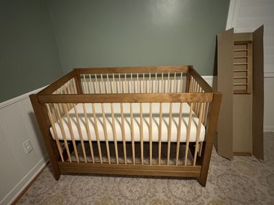 Babyletto Crib Toddler Bed Conversion/New Matress
