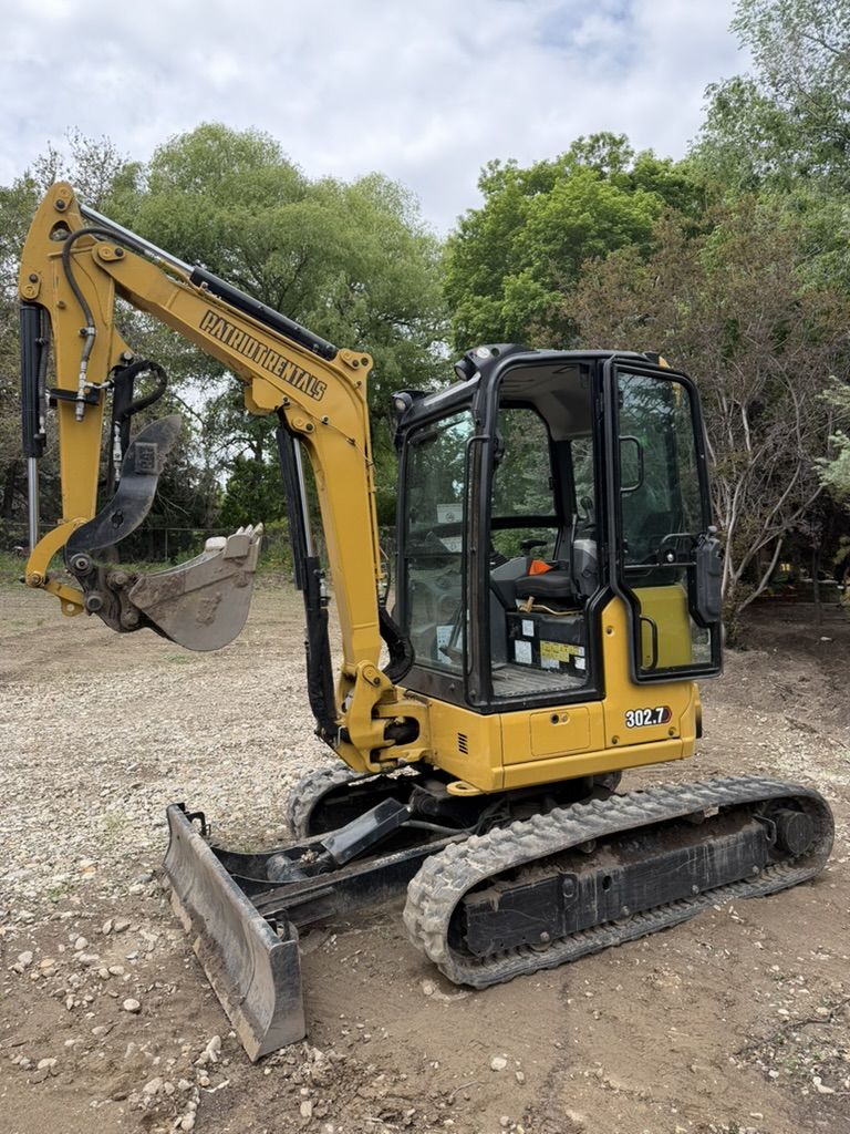 26/30 Class Mini Excavator for Rent - Cat 302.7 With Retractable Tracks