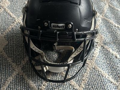 Schutt f7 football helmet